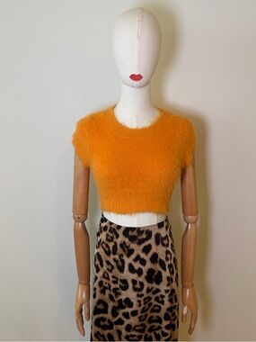 Urban Outfitters 🧡 Orange Fuzzy Cropped Short Sleeve Sweater XS